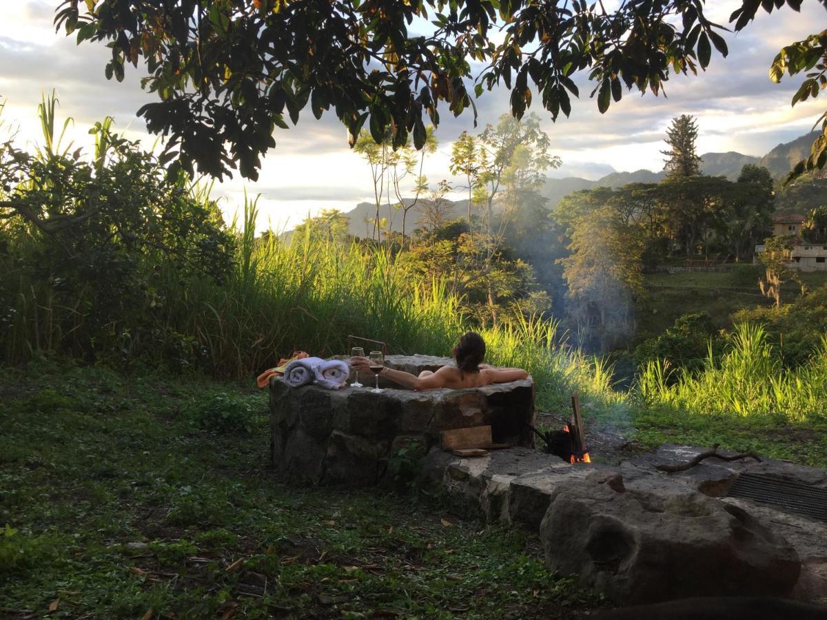 Glamping El Arbol En La Casa Βίλα San Antonio del Tequendama Εξωτερικό φωτογραφία